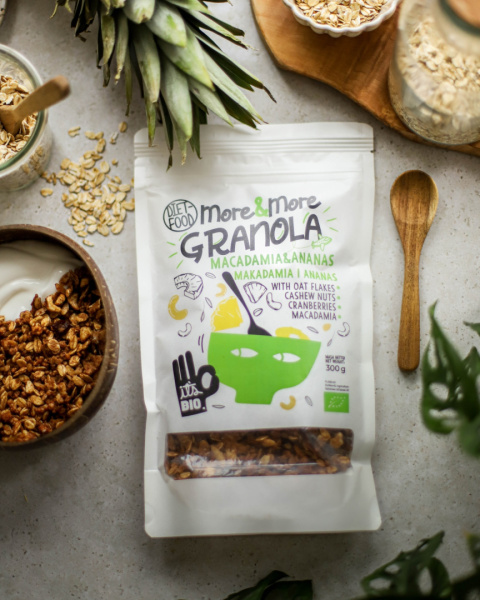 Bio Granola More&More - Makadamia i Ananas 300 g