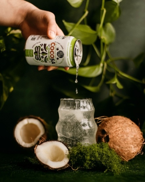 Cocosa Woda Kokosowa z młodego kokosa Gazowana 330 ml (kaucja)