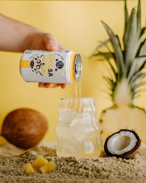 Cocosa Woda Kokosowa z młodego kokosa Niegazowana z sokiem z Ananasa NFC 330 ml (kaucja)