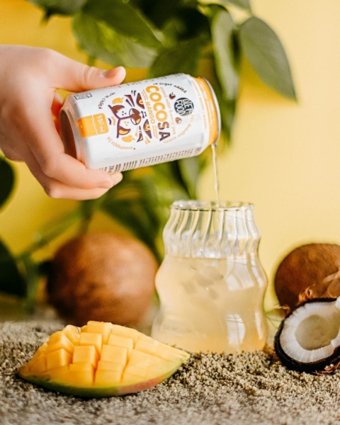 Cocosa Woda Kokosowa z młodego kokosa Niegazowana z sokiem z Mango NFC 330 ml (kaucja)