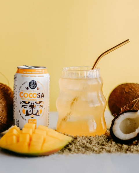 Cocosa Woda Kokosowa z młodego kokosa Niegazowana z sokiem z Mango NFC 330 ml (kaucja)